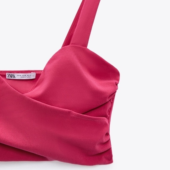 Zara CROP TOP
PINK​ - Picture 2 of 3